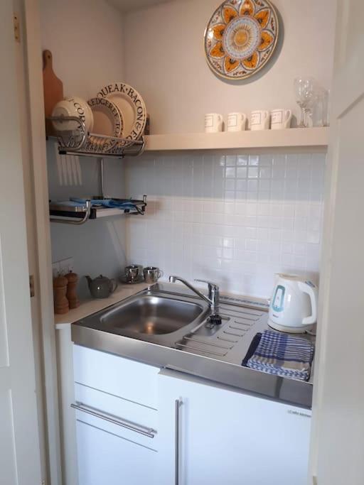 No. 27'S Self-Catering Flat For A Memorable Break. Apartment Bridport Exterior photo