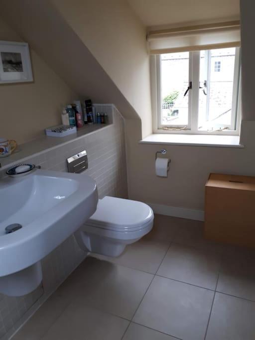 No. 27'S Self-Catering Flat For A Memorable Break. Apartment Bridport Exterior photo