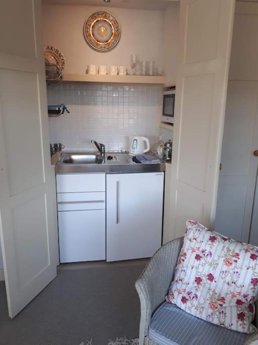 No. 27'S Self-Catering Flat For A Memorable Break. Apartment Bridport Exterior photo